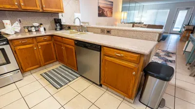 Direct Beachfront Condo-Jacuzzi-Elevator-SPI - image 34 of 156