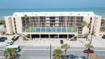Direct Beachfront Condo-Jacuzzi-Elevator-SPI - image 120 of 156