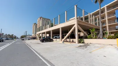 Direct Beachfront Condo-Jacuzzi-Elevator-SPI - image 14 of 156