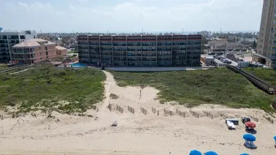 Direct Beachfront Condo-Jacuzzi-Elevator-SPI - image 144 of 156