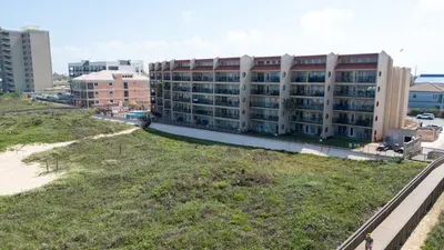 Direct Beachfront Condo-Jacuzzi-Elevator-SPI - image 142 of 156