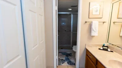 Direct Beachfront Condo-Jacuzzi-Elevator-SPI - image 68 of 156