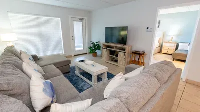 Direct Beachfront Condo-Jacuzzi-Elevator-SPI - image 50 of 156