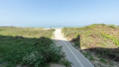 Direct Beachfront Condo-Jacuzzi-Elevator-SPI - image 110 of 156