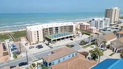 Direct Beachfront Condo-Jacuzzi-Elevator-SPI - image 127 of 156