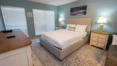 Direct Beachfront Condo-Jacuzzi-Elevator-SPI - image 61 of 156