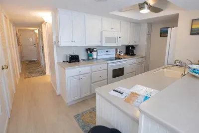 2BR Condo - 2 Pools - Jacuzzi - Steps to Beach SPI - image 28 of 177