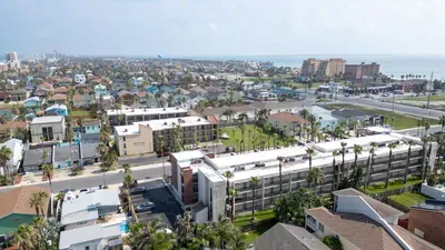 2BR Condo - 2 Pools - Jacuzzi - Steps to Beach SPI - image 169 of 177