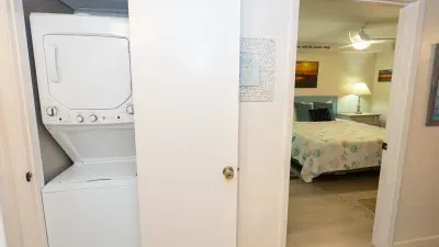 2BR Condo - 2 Pools - Jacuzzi - Steps to Beach SPI - image 45 of 177