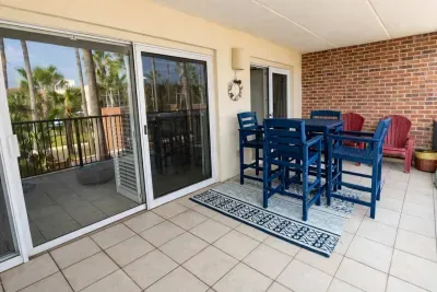 2BR Condo - 2 Pools - Jacuzzi - Steps to Beach SPI - image 5 of 177