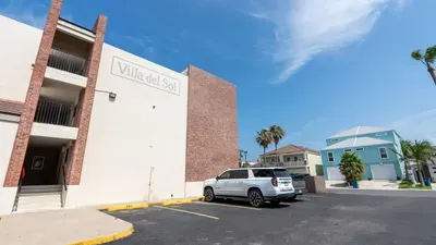 2BR Condo - 2 Pools - Jacuzzi - Steps to Beach SPI - image 23 of 177
