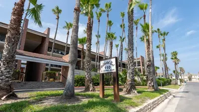 2BR Condo - 2 Pools - Jacuzzi - Steps to Beach SPI - image 15 of 177