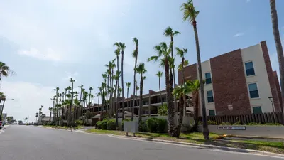 2BR Condo - 2 Pools - Jacuzzi - Steps to Beach SPI - image 16 of 177