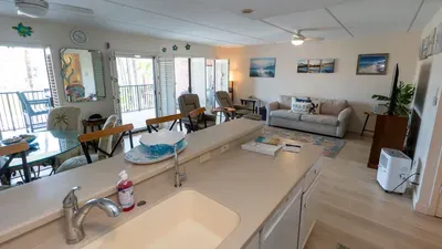2BR Condo - 2 Pools - Jacuzzi - Steps to Beach SPI - image 53 of 177