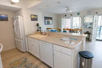 2BR Condo - 2 Pools - Jacuzzi - Steps to Beach SPI - image 3 of 177