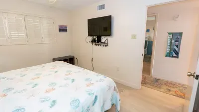 2BR Condo - 2 Pools - Jacuzzi - Steps to Beach SPI - image 104 of 177
