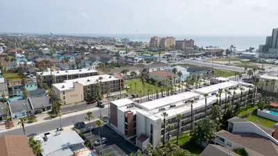 2BR Condo - 2 Pools - Jacuzzi - Steps to Beach SPI - image 168 of 177