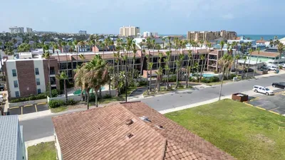 2BR Condo - 2 Pools - Jacuzzi - Steps to Beach SPI - image 151 of 177