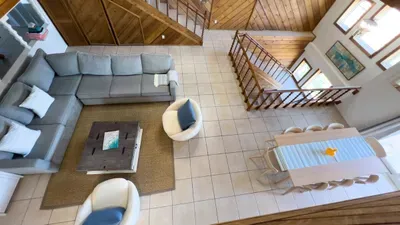 Fun Retro Island Vibe * Sleeps 17 * Beach 1 block - image 31 of 190