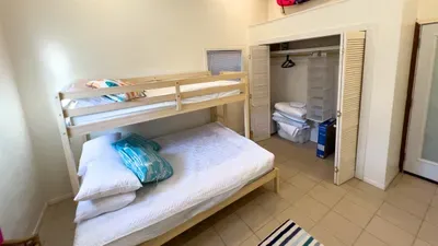 Fun Retro Island Vibe * Sleeps 17 * Beach 1 block - image 146 of 190