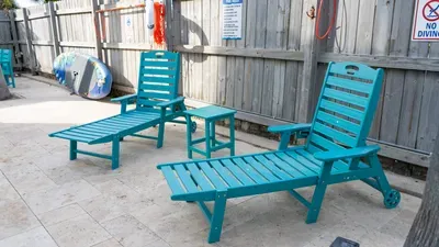 Fun Retro Island Vibe * Sleeps 17 * Beach 1 block - image 183 of 190