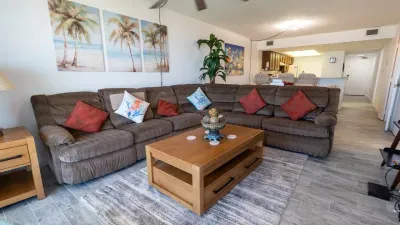 Beachfront 2BR, 5th Floor Views, Wakable SPI - image 68 of 178