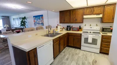 Beachfront 2BR, 5th Floor Views, Wakable SPI - image 3 of 178