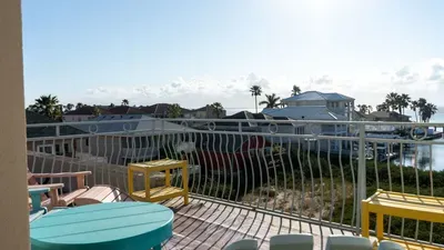 Sunset Bay Views-Private 3 Levels-Rooftop Deck - image 76 of 89