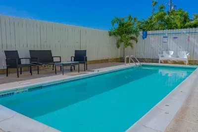 *Clean Pool Walk to Beach * Pet Ok *Ground Floor - image 42 of 66