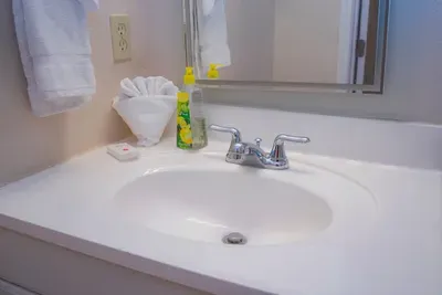 *Clean Pool Walk to Beach * Pet Ok *Ground Floor - image 33 of 66
