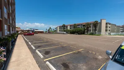 1BR SpaceX Views, Olympic Pool, Beach Access SPI - image 91 of 93