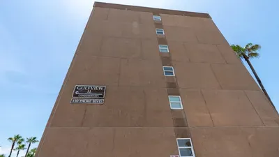 1BR SpaceX Views, Olympic Pool, Beach Access SPI - image 24 of 93