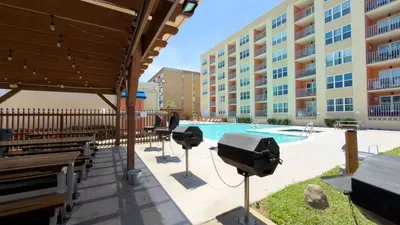 1BR SpaceX Views, Olympic Pool, Beach Access SPI - image 83 of 93