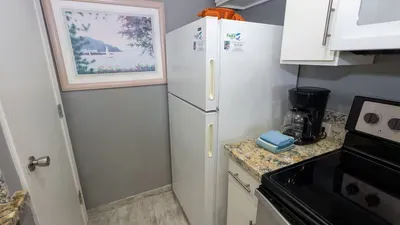 1BR SpaceX Views, Olympic Pool, Beach Access SPI - image 29 of 93