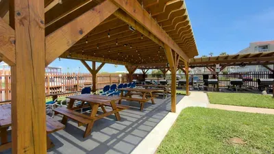 1BR SpaceX Views, Olympic Pool, Beach Access SPI - image 80 of 93