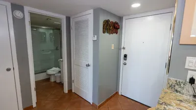 1BR SpaceX Views, Olympic Pool, Beach Access SPI - image 38 of 93