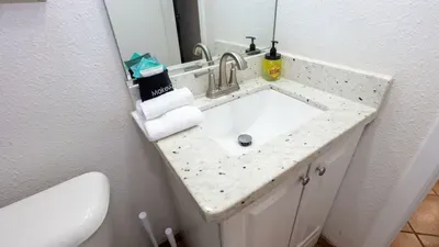 1BR SpaceX Views, Olympic Pool, Beach Access SPI - image 67 of 93
