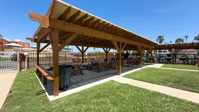 1BR SpaceX Views, Olympic Pool, Beach Access SPI - image 87 of 93