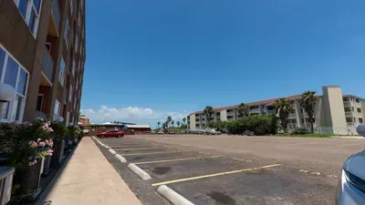 1BR SpaceX Views, Olympic Pool, Beach Access SPI - image 93 of 93