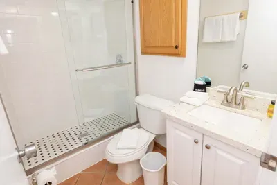 1BR SpaceX Views, Olympic Pool, Beach Access SPI - image 6 of 93