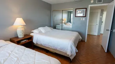 1BR SpaceX Views, Olympic Pool, Beach Access SPI - image 58 of 93