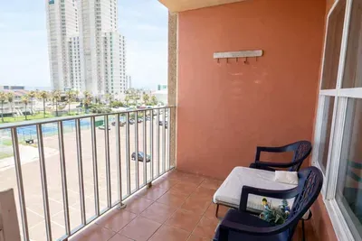 1BR SpaceX Views, Olympic Pool, Beach Access SPI - image 5 of 93