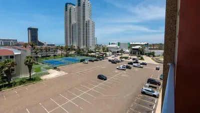 1BR SpaceX Views, Olympic Pool, Beach Access SPI - image 69 of 93