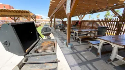 1BR SpaceX Views, Olympic Pool, Beach Access SPI - image 85 of 93