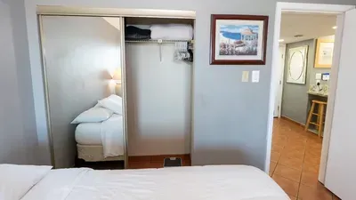 1BR SpaceX Views, Olympic Pool, Beach Access SPI - image 61 of 93