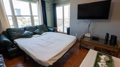 1BR SpaceX Views, Olympic Pool, Beach Access SPI - image 54 of 93