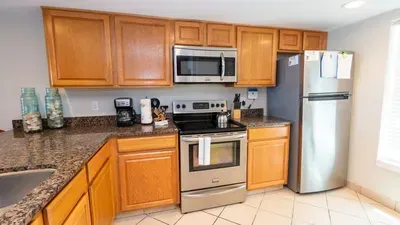 Direct Beachfront 3BR - 3 Pools & 3 Jacuzzis - image 14 of 194