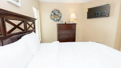 Direct Beachfront 3BR - 3 Pools & 3 Jacuzzis - image 75 of 194