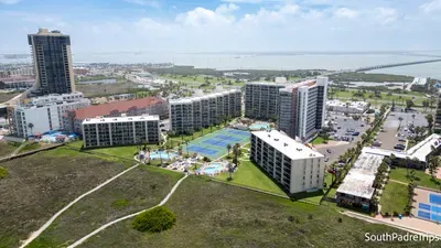 Direct Beachfront 3BR - 3 Pools & 3 Jacuzzis - image 157 of 194