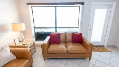 Direct Beachfront 3BR - 3 Pools & 3 Jacuzzis - image 42 of 194